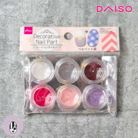 Daiso ベルベット調ネイルアート商品